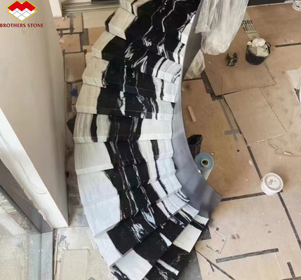 Λουστρωμένα σκαλοπάτια σε σύγχρονο λευκό μάρμαρο για το σπίτι και το ξενοδοχείο