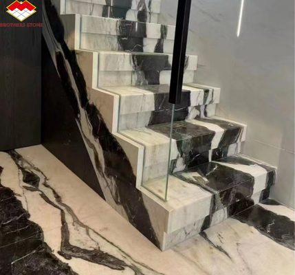 Εύκολη εγκατάσταση Πάντα Λευκή μαρμάρινη σκάλα με σύγχρονο σχεδιασμό και LED φώτα τοίχου