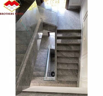 Φυσική πέτρα Μεγάλη πλάκα κομμένη σε μέγεθος Σφιχτή πέτρα Modern Marble Stairs for Indoor Villa