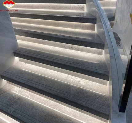 Σύγχρονες πλάκες από λευκό γρανίτη Calacatta για εσωτερικές σκάλες, σκαλοπάτια και τοίχους