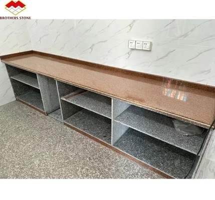 Σύγχρονη γυαλιστερή γυαλιστερή κινεζική φυσική πέτρα κόψιμο σε μέγεθος κόκκινη γρανίτη πέτρα για κουζίνα επιφάνεια επιφάνειας