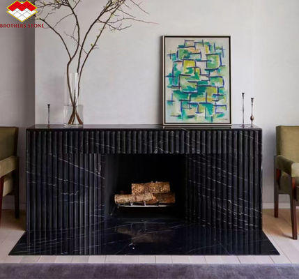 Σύγχρονο μαρμάρινο τζάκι για το σαλόνι της βίλας Διακόσμηση σε ευρωπαϊκό ύφος