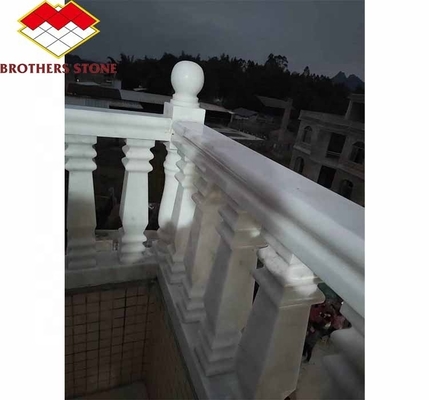 Χωρισμένη επιφάνεια Τελειωμένη στήλη χειροπέδου για διακόσμηση σπιτιών στο Guangxi Λευκό μάρμαρο
