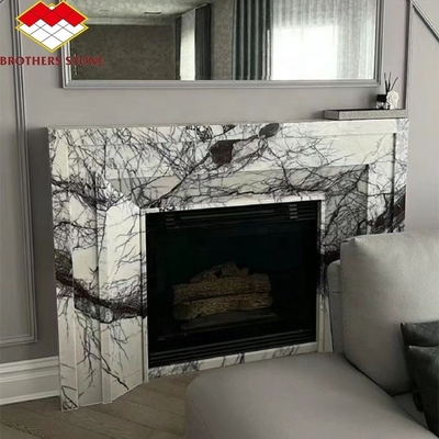 Ενδοσωματικό μυρωδές τζάκι χιονιού με δαμάσκηνα περιβάλλει σε καμάρι γαλλικού στυλ πέτρα για σπίτια York